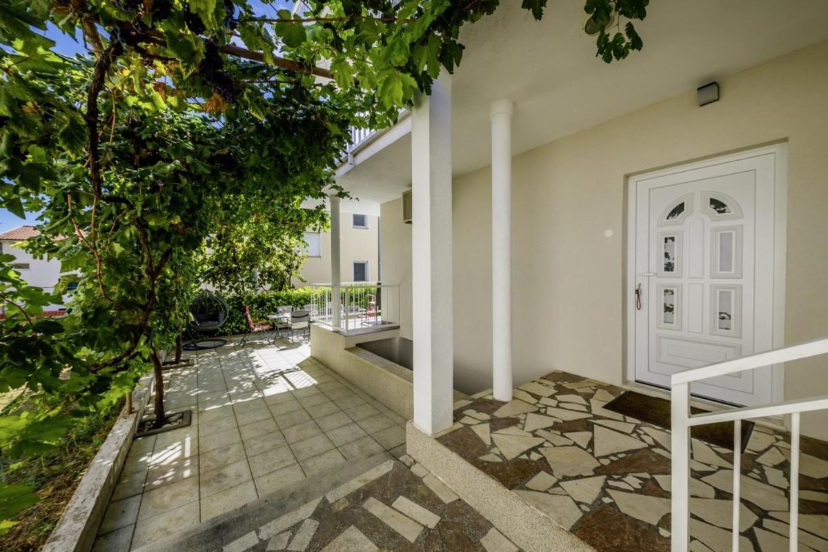 Ani In Trogir * Mittel-Dalmatien Hotel Seget Donji Exterior photo