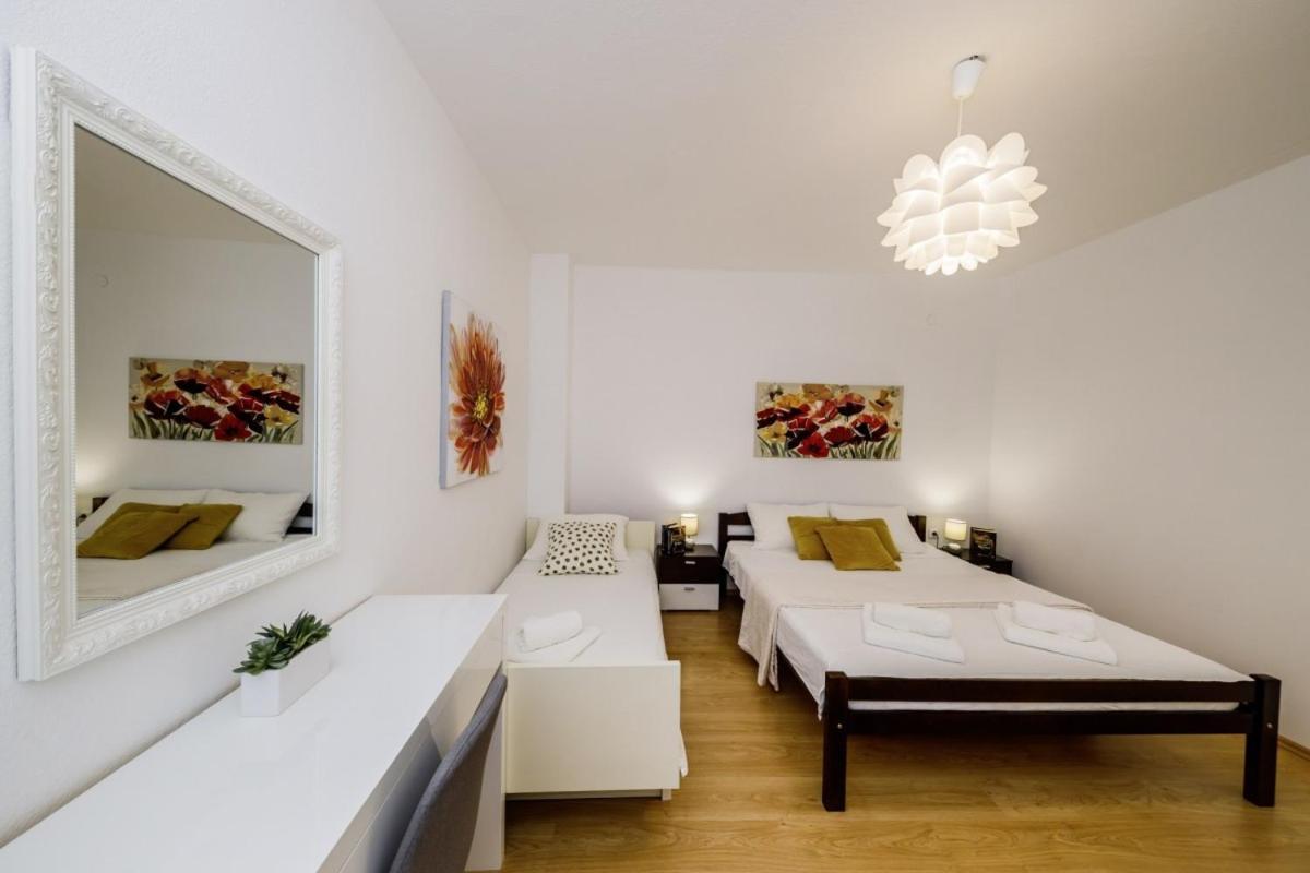 Ani In Trogir * Mittel-Dalmatien Hotel Seget Donji Exterior photo